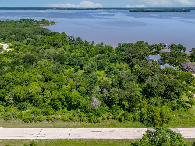 8631 SOUTHERN SHORES Court, Kemp, TX 75143