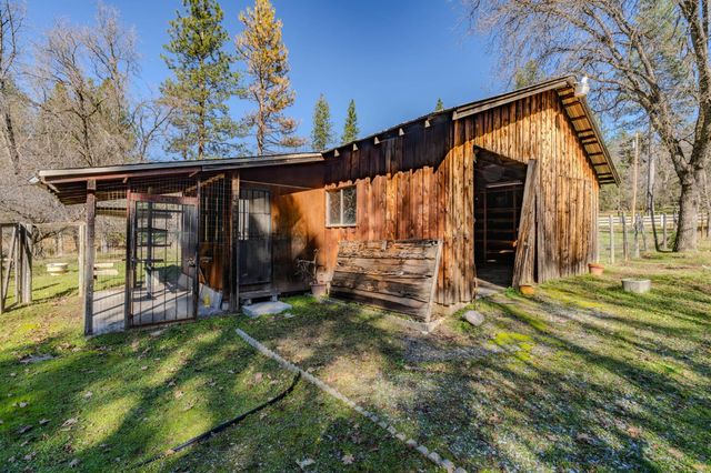 398 Rhoda Niderost Ln, West Point, CA 95255