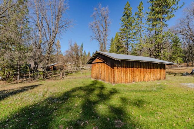 398 Rhoda Niderost Ln, West Point, CA 95255