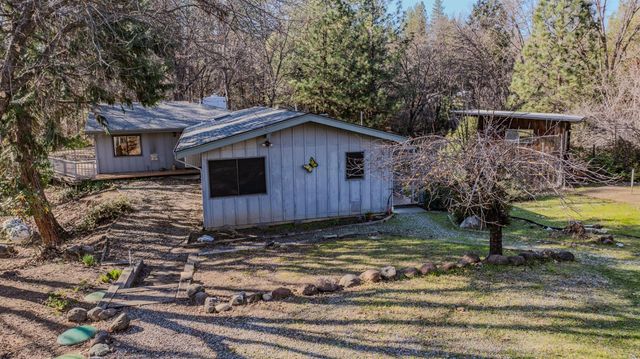 398 Rhoda Niderost Ln, West Point, CA 95255