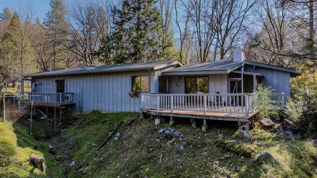 398 Rhoda Niderost Ln, West Point, CA 95255