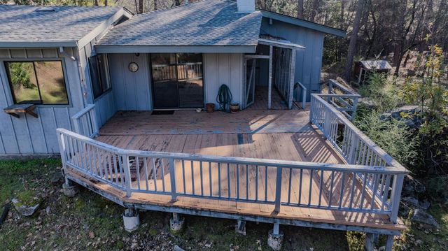 398 Rhoda Niderost Ln, West Point, CA 95255