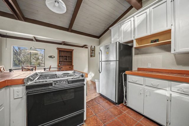 398 Rhoda Niderost Ln, West Point, CA 95255