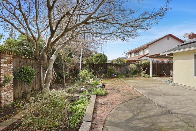 2424 Meadow Lake, Stockton, CA 95207