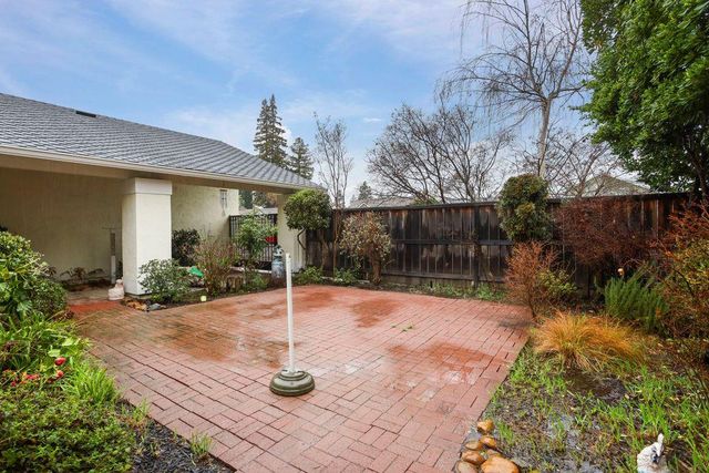 2424 Meadow Lake, Stockton, CA 95207