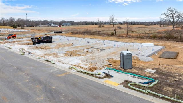 1951 Lapis Avenue, Centerton, AR 72719