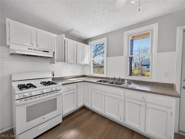 1850 E 32nd Street, Lorain, OH 44055