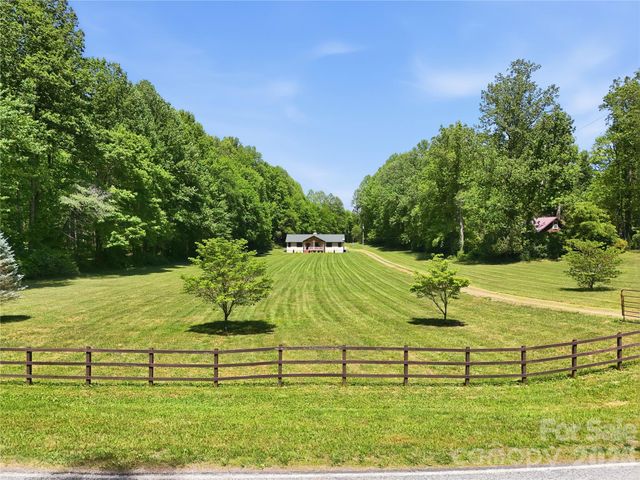 3540 Fork Creek Road, Saluda, NC 28773