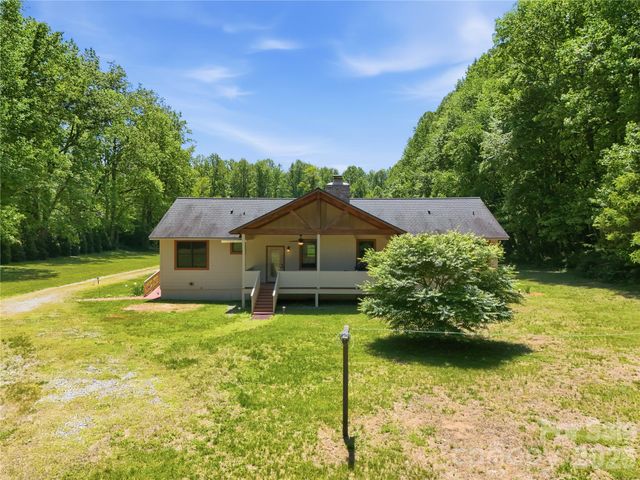 3540 Fork Creek Road, Saluda, NC 28773