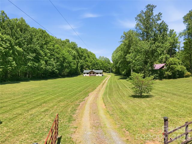 3540 Fork Creek Road, Saluda, NC 28773