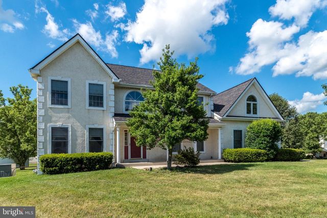 1 CRESTWOOD CT, Phoenixville, PA 19460