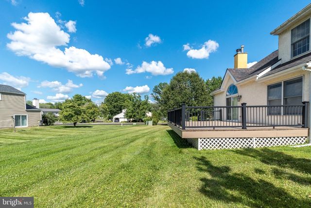 1 CRESTWOOD CT, Phoenixville, PA 19460