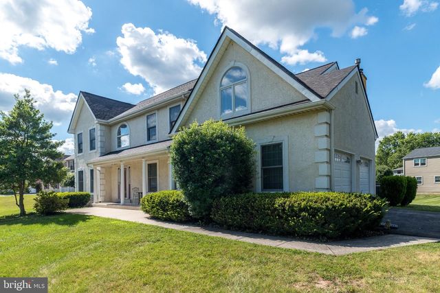 1 CRESTWOOD CT, Phoenixville, PA 19460