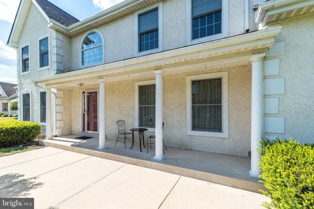 1 CRESTWOOD CT, Phoenixville, PA 19460