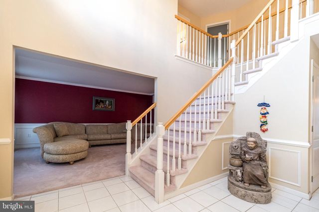 1 CRESTWOOD CT, Phoenixville, PA 19460