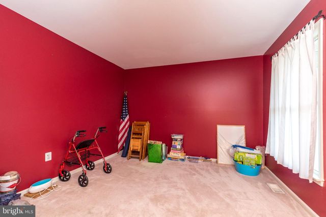 1 CRESTWOOD CT, Phoenixville, PA 19460