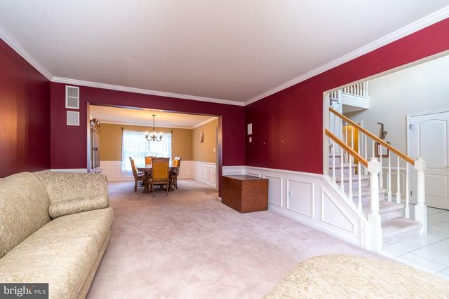 1 CRESTWOOD CT, Phoenixville, PA 19460