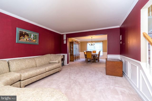 1 CRESTWOOD CT, Phoenixville, PA 19460