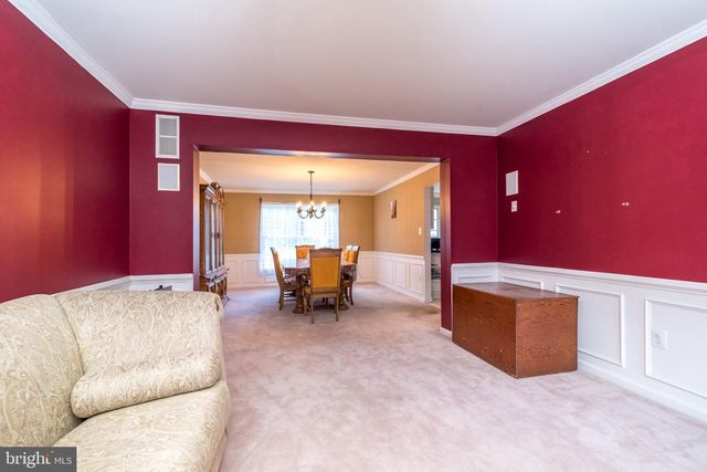 1 CRESTWOOD CT, Phoenixville, PA 19460