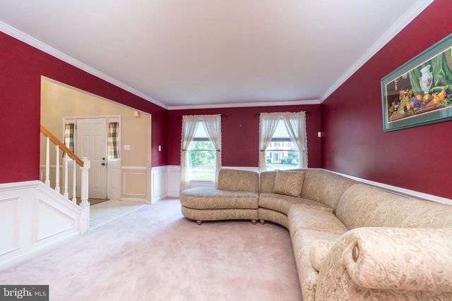 1 CRESTWOOD CT, Phoenixville, PA 19460