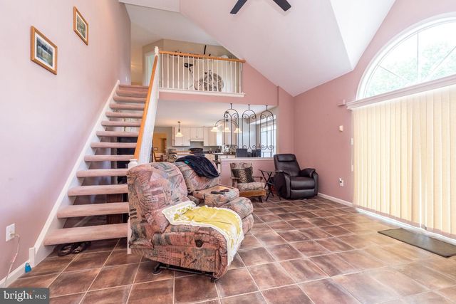 1 CRESTWOOD CT, Phoenixville, PA 19460