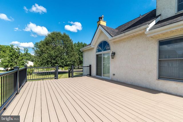 1 CRESTWOOD CT, Phoenixville, PA 19460
