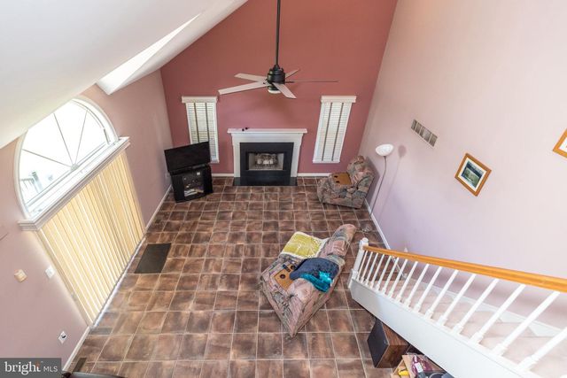 1 CRESTWOOD CT, Phoenixville, PA 19460
