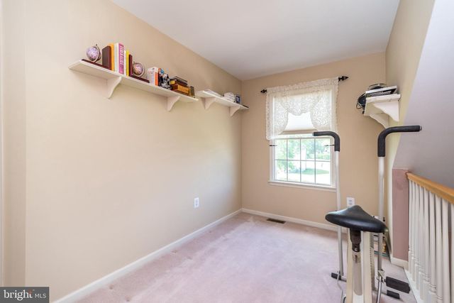 1 CRESTWOOD CT, Phoenixville, PA 19460