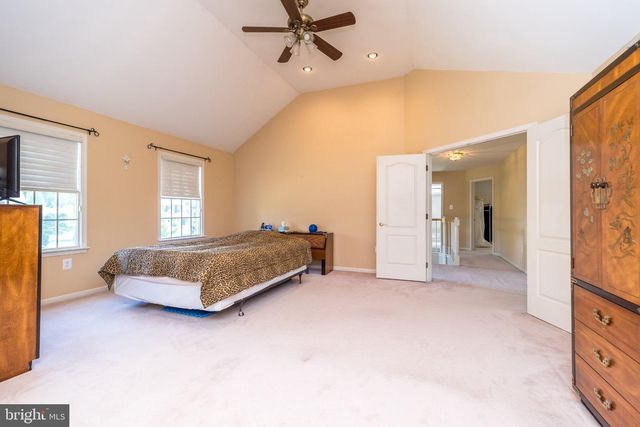 1 CRESTWOOD CT, Phoenixville, PA 19460