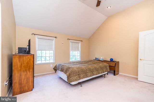 1 CRESTWOOD CT, Phoenixville, PA 19460