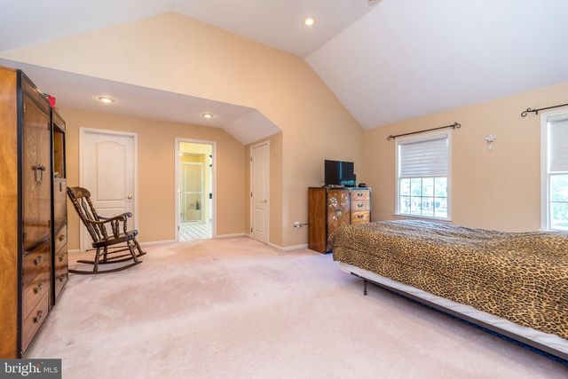 1 CRESTWOOD CT, Phoenixville, PA 19460