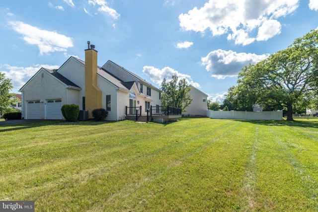 1 CRESTWOOD CT, Phoenixville, PA 19460