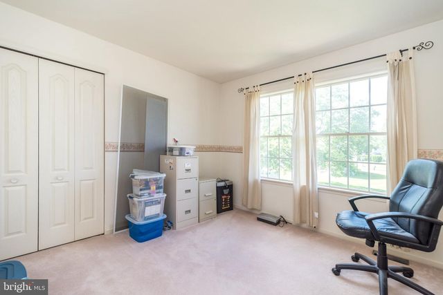 1 CRESTWOOD CT, Phoenixville, PA 19460