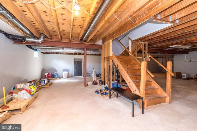 1 CRESTWOOD CT, Phoenixville, PA 19460