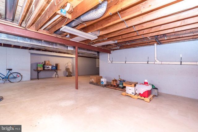 1 CRESTWOOD CT, Phoenixville, PA 19460