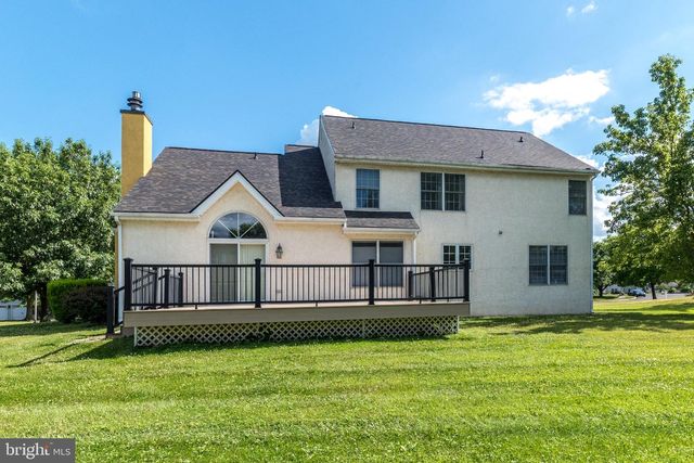 1 CRESTWOOD CT, Phoenixville, PA 19460