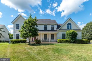 1 CRESTWOOD CT, Phoenixville, PA 19460