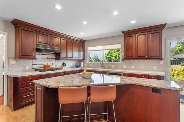 600 Whitehall Way, Sacramento, CA 95864