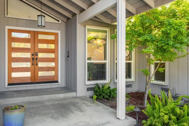 600 Whitehall Way, Sacramento, CA 95864