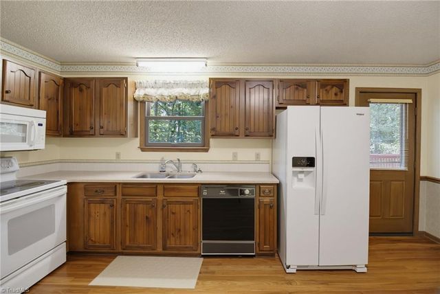 5720 Birchdale Drive, Winston-salem, NC 27106
