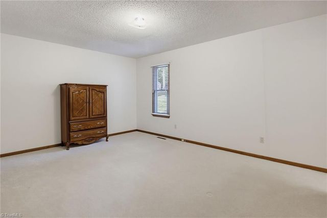 5720 Birchdale Drive, Winston-salem, NC 27106
