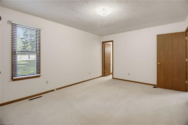 5720 Birchdale Drive, Winston-salem, NC 27106