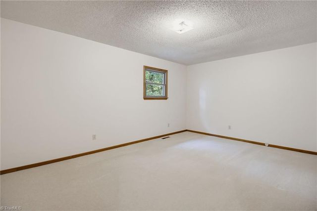 5720 Birchdale Drive, Winston-salem, NC 27106
