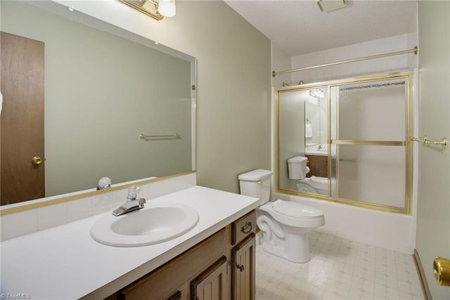 5720 Birchdale Drive, Winston-salem, NC 27106