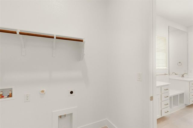 313 West Faulkner ST, Liberty Hill, TX 78642