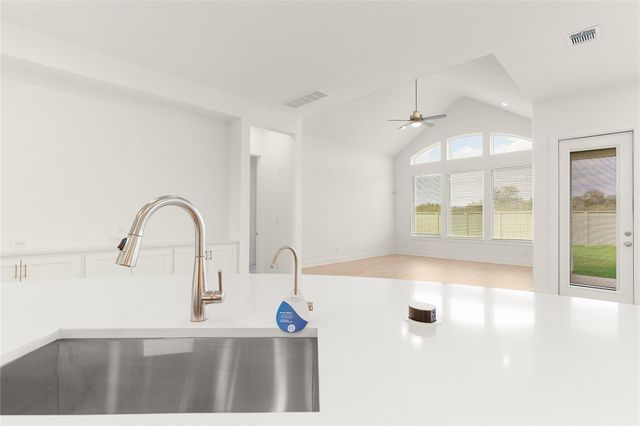 313 West Faulkner ST, Liberty Hill, TX 78642
