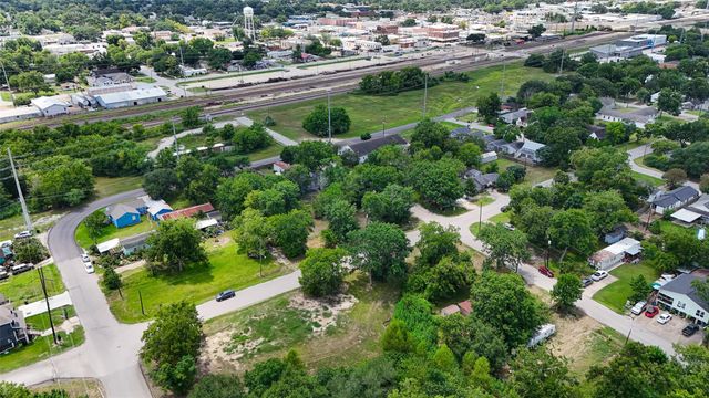 2304 Avenue D, Rosenberg, TX 77471