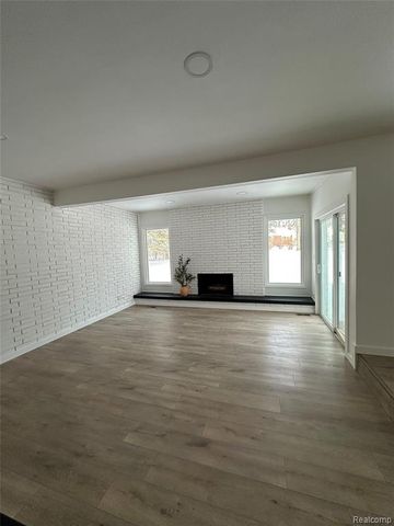 1661 Winthrop Road, Bloomfield Hills, MI 48302