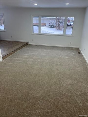 1661 Winthrop Road, Bloomfield Hills, MI 48302