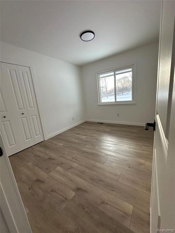 1661 Winthrop Road, Bloomfield Hills, MI 48302